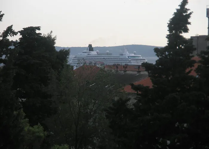 And Perfect Dream In 4*