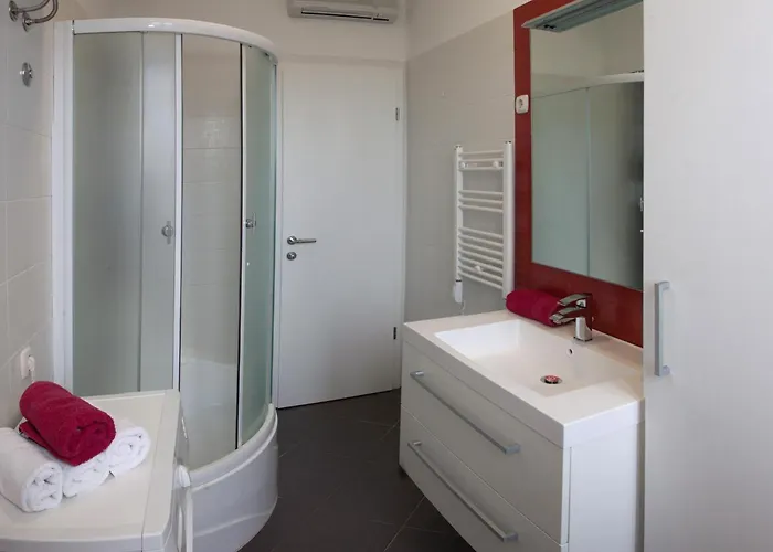 And Perfect Dream In 4*